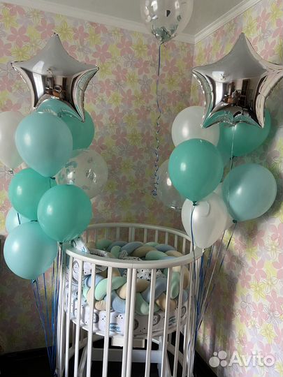 Детская кроватка с маятником