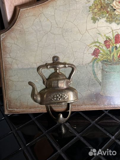 Панно-Вешалка для кухни с латунными крючками