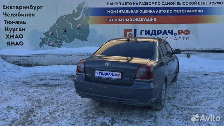 Фонарь подсветки номера Toyota Avensis (T250) 8127