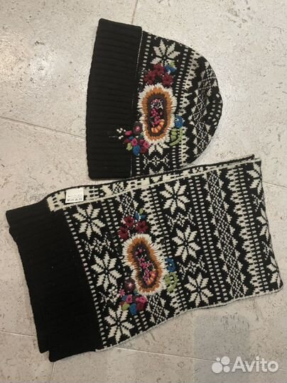 Шапка и шарф 70 шерсти и 30 акрила