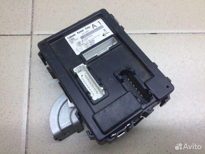 Блок комфорта Nissan Juke F15 2011