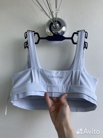 Топ спортивный calvin klein новый M