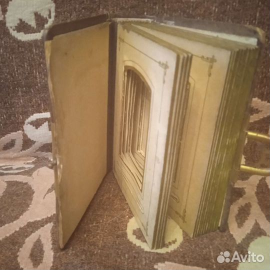 Старинный фотоальбом