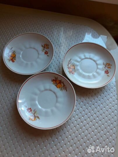 Тарелки десертные,чашки