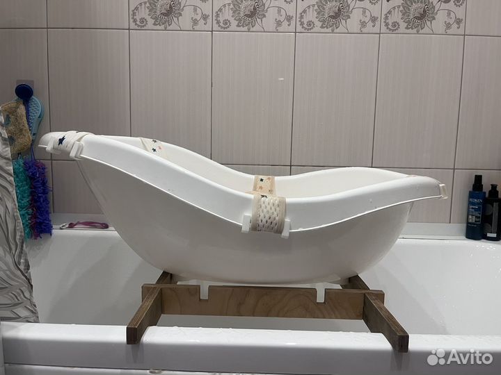 Детская ванночка для купания с подставкой