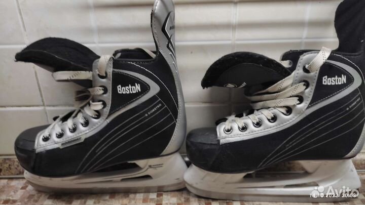 Коньки хоккейные