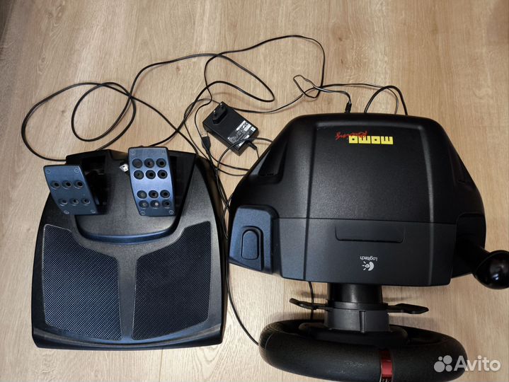 Игровой руль logitech momo racing