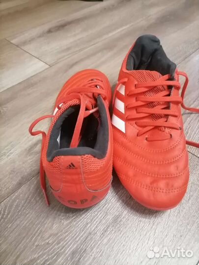 Детские футбольные бутсы