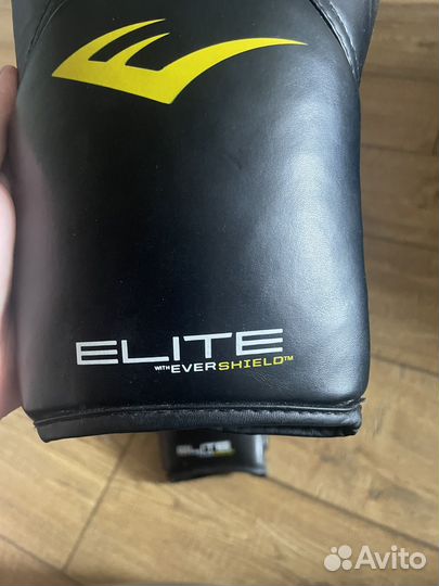 Боксерские перчатки everlast 14 oz