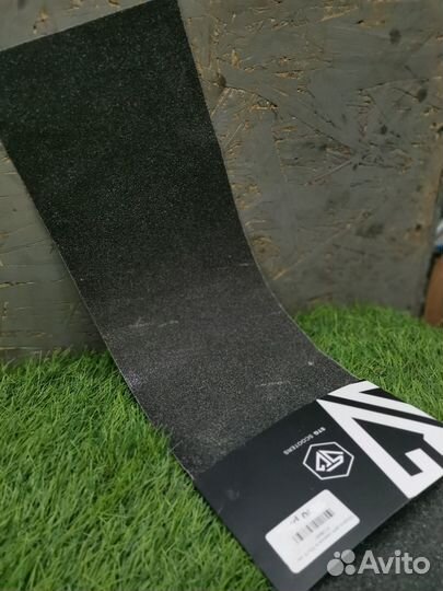 Шкурка для трюкового самоката, скейтборда STG