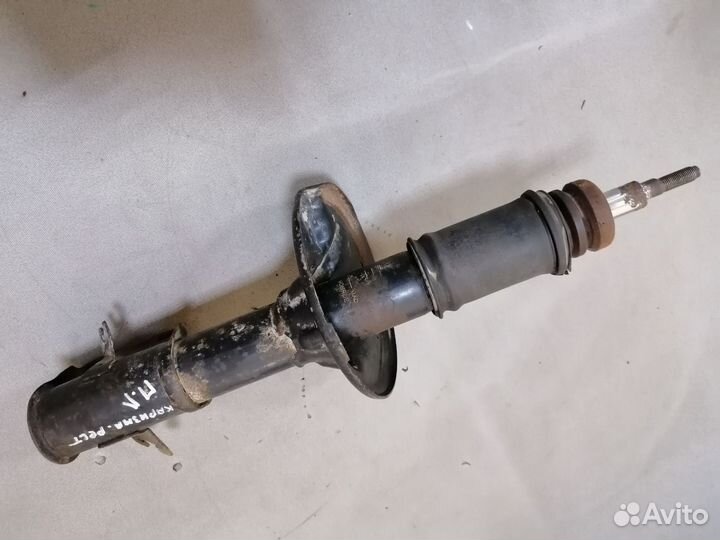 Амортизатор передний левый для Mitsubishi Carisma