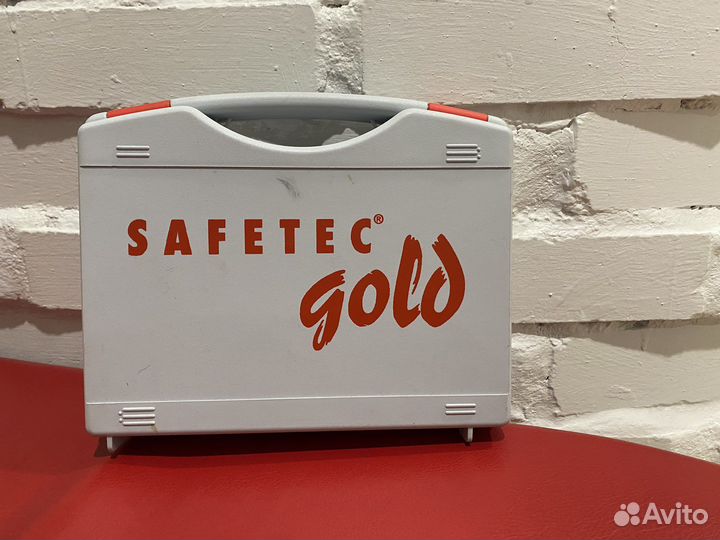 Пистолет для прокола ушей