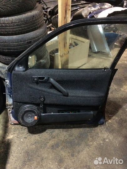 Дверь передеяя правая Volkswagen passat b3
