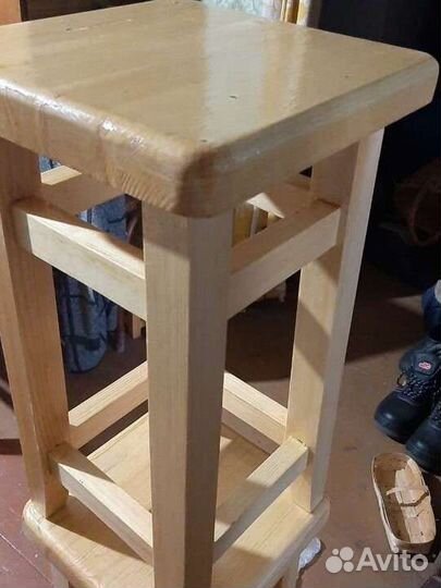 Табуретки деревянные