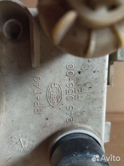 Skoda Felicia фара правая Hella