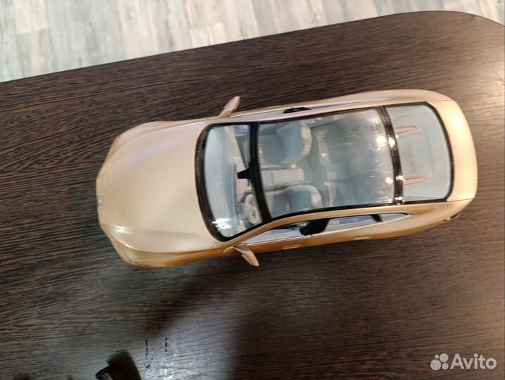 Машинка на управление BMW i4