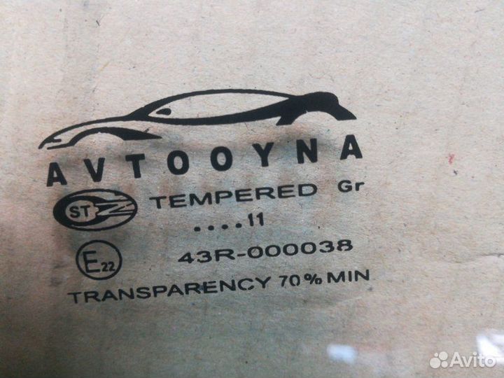 Стекло двери переднее правое Daewoo Nexia