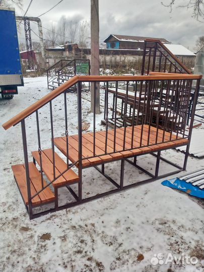 Ступени к дому