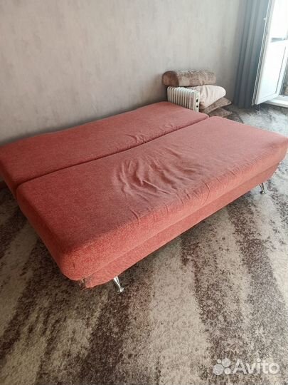 Диван