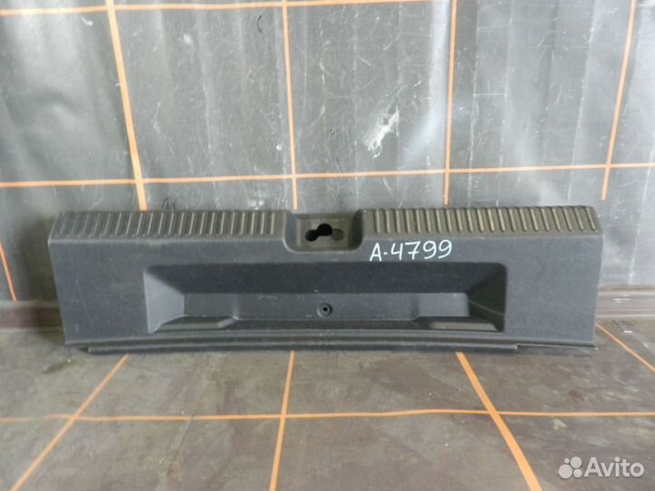 Обшивка багажника - Volkswagen Polo