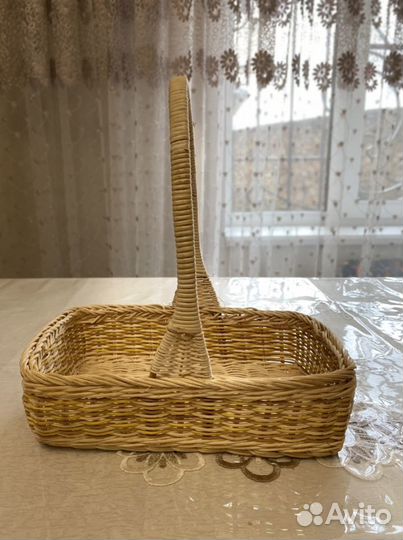 Корзина плетеная