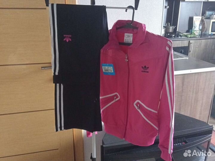 Женский спортивный костюм adidas 42,44 новый