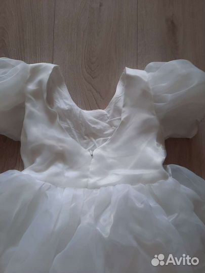 Платье для девочки рост 140 см новое