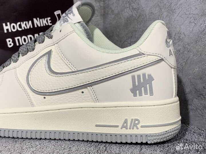 Женские кроссовки Nike Air Force Undefeated