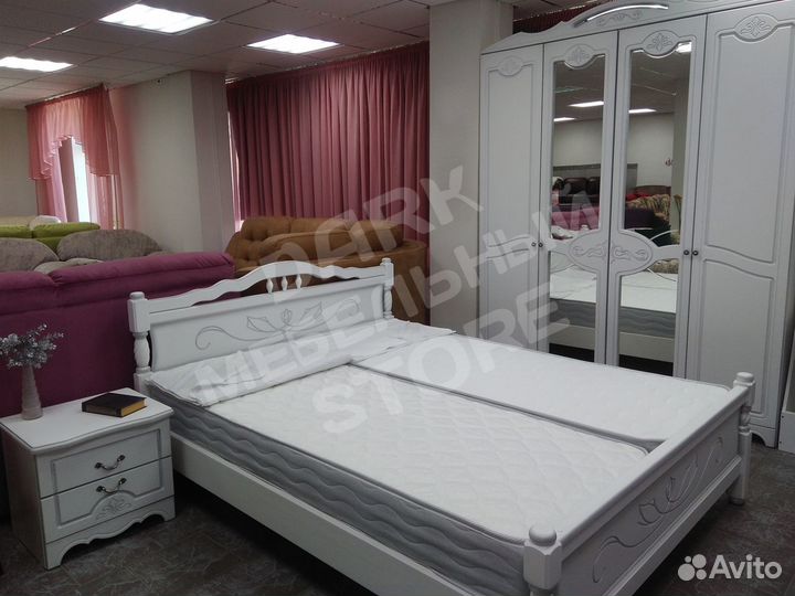 Спальный гарнитур