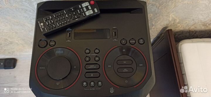 Музыкальная колонка LG xboom