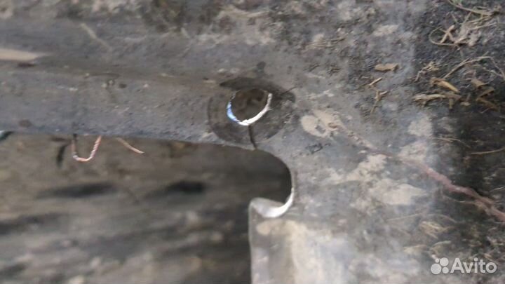 Защита арок (подкрылок) правая передняя BMW 5 E60, 2003