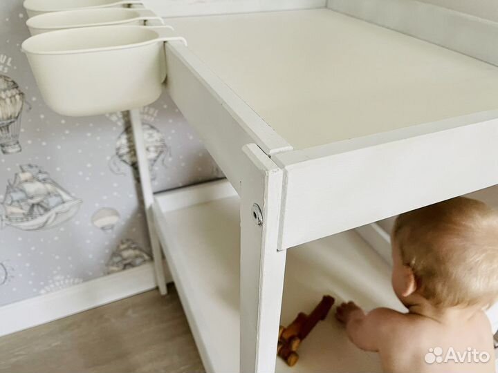 Пеленальный столик IKEA сниглар с контейнерами