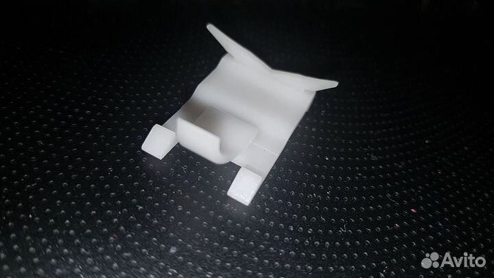 Клипсы на молдинг боковой двери Toyota