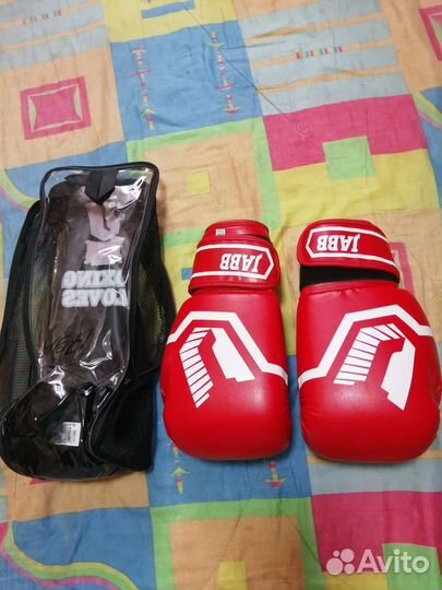 Боксерские перчатки