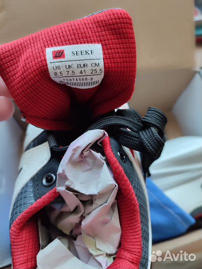 Продам новые кроссовки