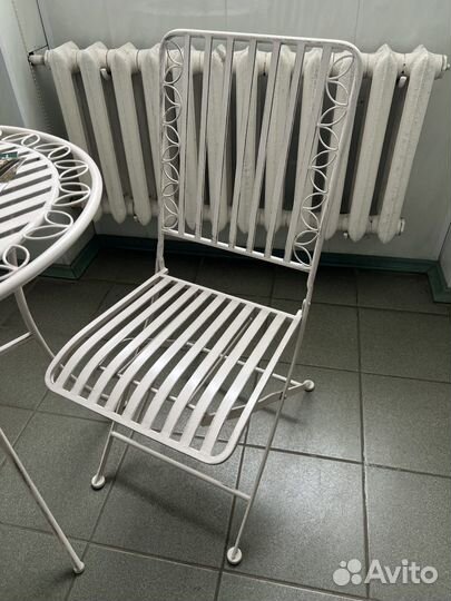 Новый комплект мебели из металла