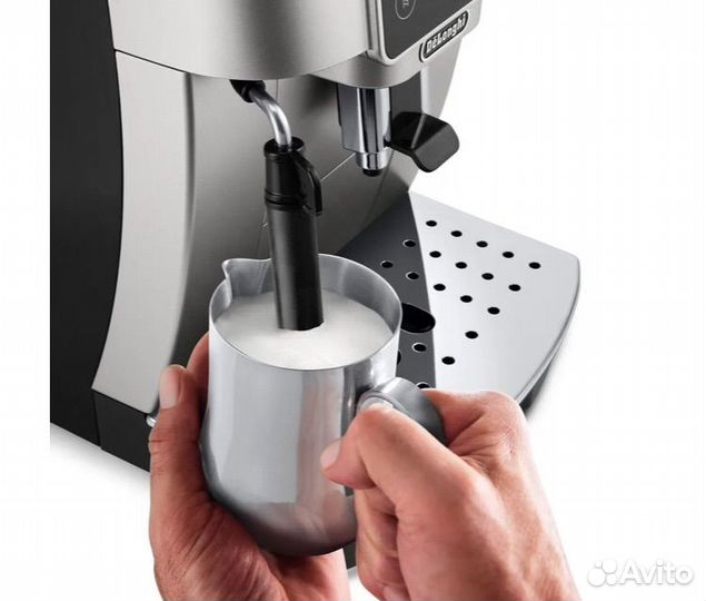 Кофемашина delonghi 220.30.SB