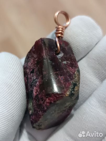 Кулон подвеска Эвдиалит камень