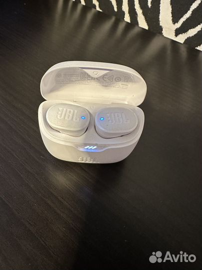 Беспроводные наушники jbl tune buds