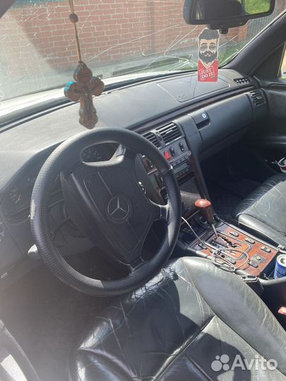 Mercedes-Benz E-класс 3.2 AT, 1997, 410 000 км