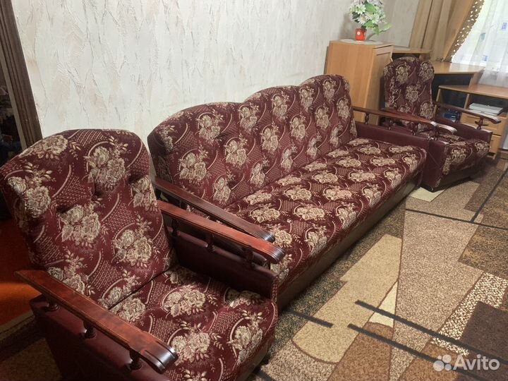 Диван и два кресла