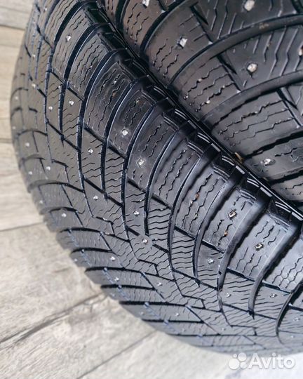 Pirelli Scorpion Ice Zero 2 285/60 R18