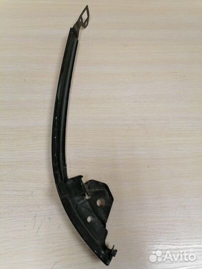 Планка под фары правая Toyota Caldina AT211