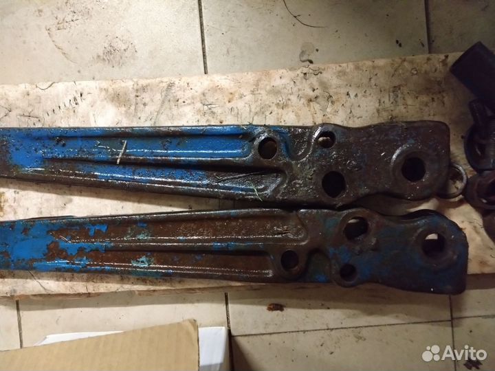 Нижние тяги навески на трактор юмз, мтз