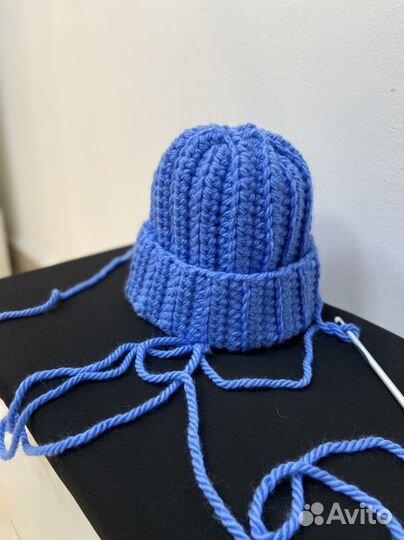 Шапка вязанная ручной работы