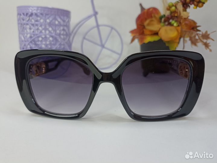 Солнцезащитные очки женские Valentino 0134