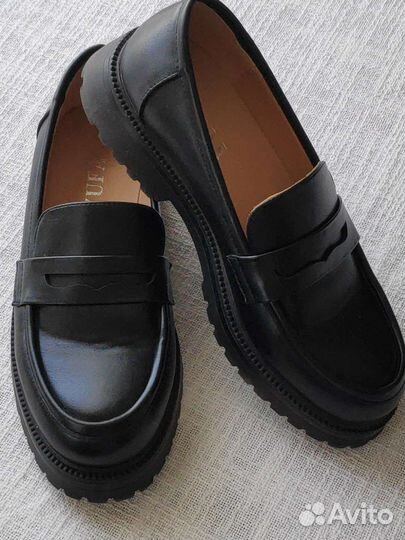 Лоферы женские 38 размер новые
