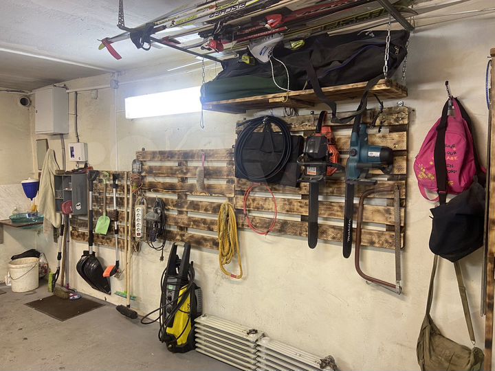 Гараж, > 30 м²