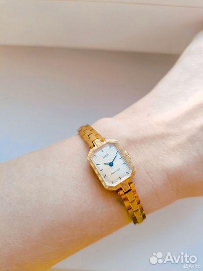 Часы СССР луч женские новые с хранения