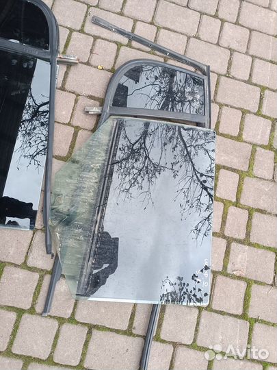 Стекло задний правой двери Skoda Fabia 2 2007-2015